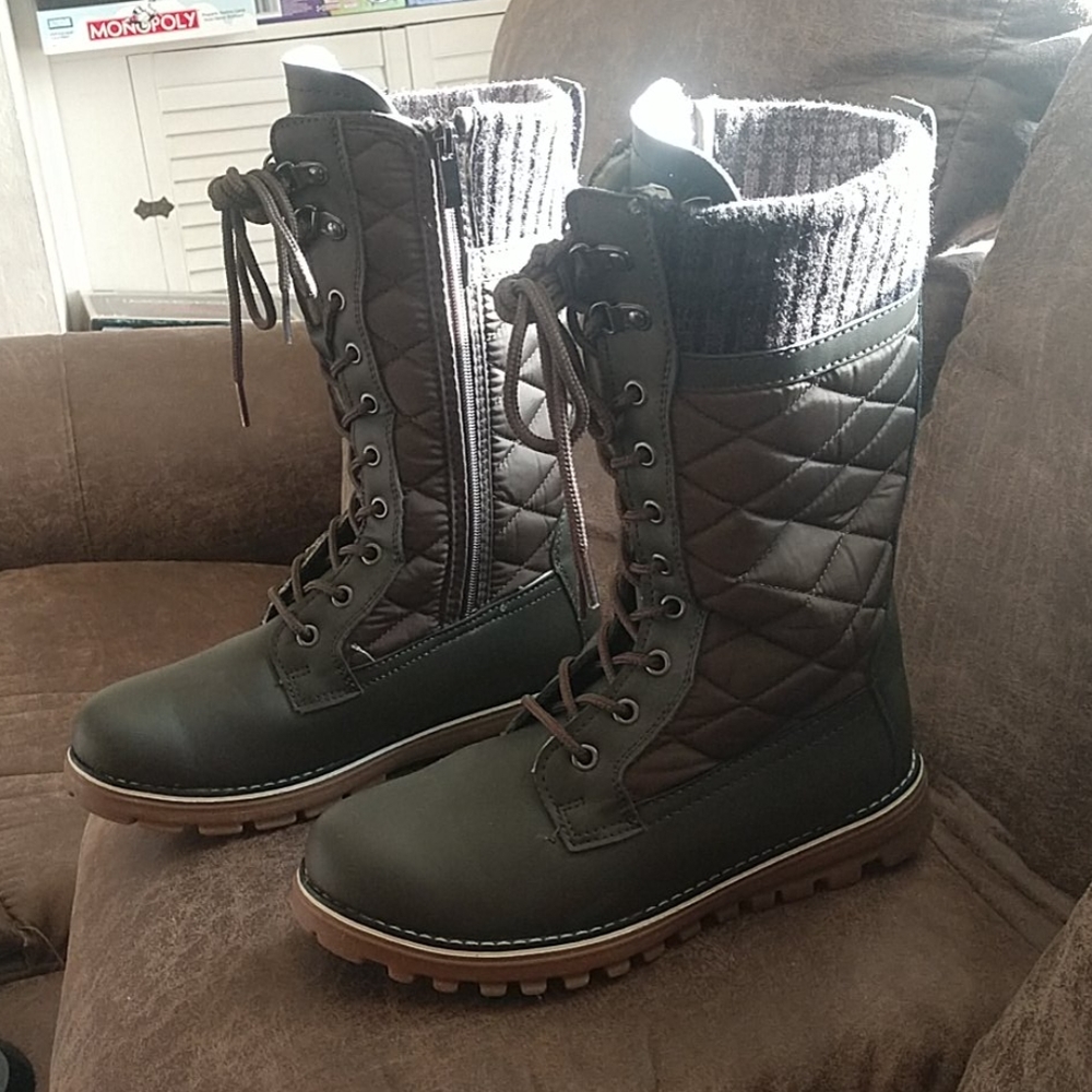 NWOT Women's Refresh Boots